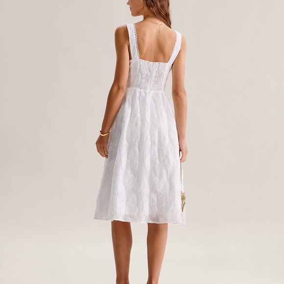 Elegant White Dress - Picture 4 of 4